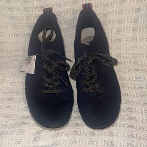Unisex Navy Casual Shoes